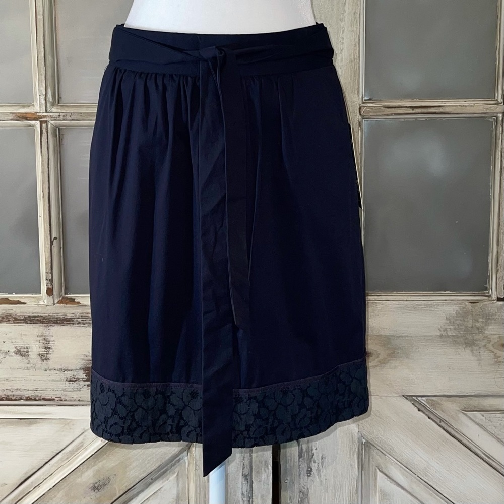 Tahari NWT Jessica Navy skirt size 2